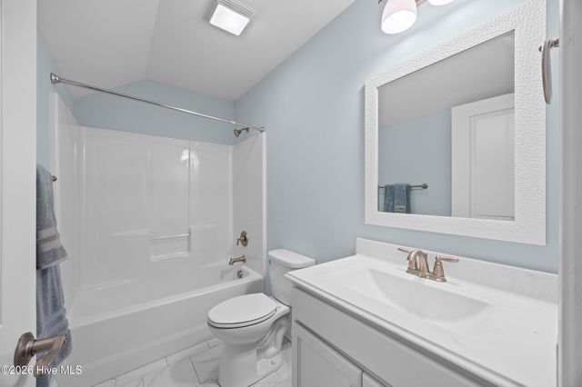 330 Crown Pointe Drive, Hampstead, NC 28443