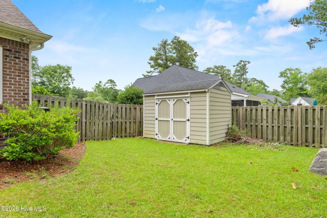 330 Crown Pointe Drive, Hampstead, NC 28443