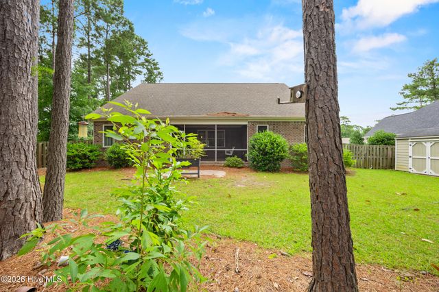 330 Crown Pointe Drive, Hampstead, NC 28443
