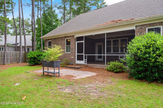 330 Crown Pointe Drive, Hampstead, NC 28443