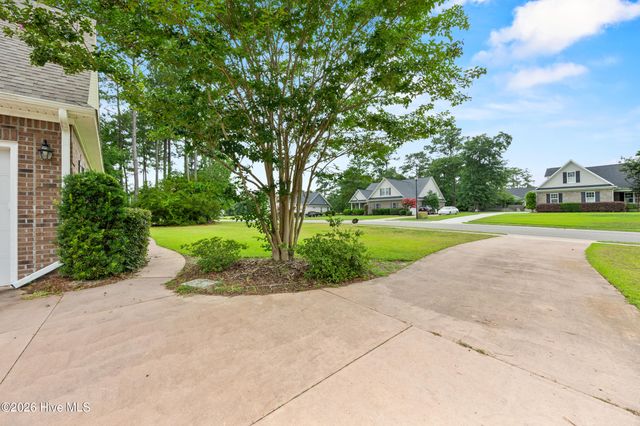 330 Crown Pointe Drive, Hampstead, NC 28443