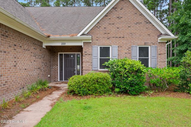 330 Crown Pointe Drive, Hampstead, NC 28443