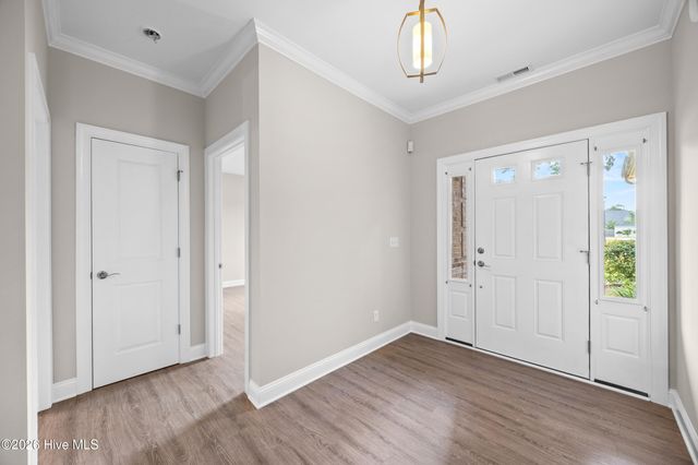 330 Crown Pointe Drive, Hampstead, NC 28443