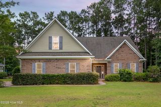 330 Crown Pointe Drive, Hampstead, NC 28443