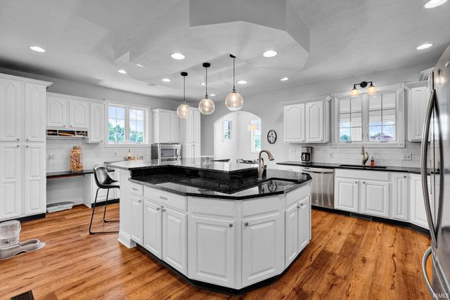 430 Summer Lake Drive, Bedford, IN 47421