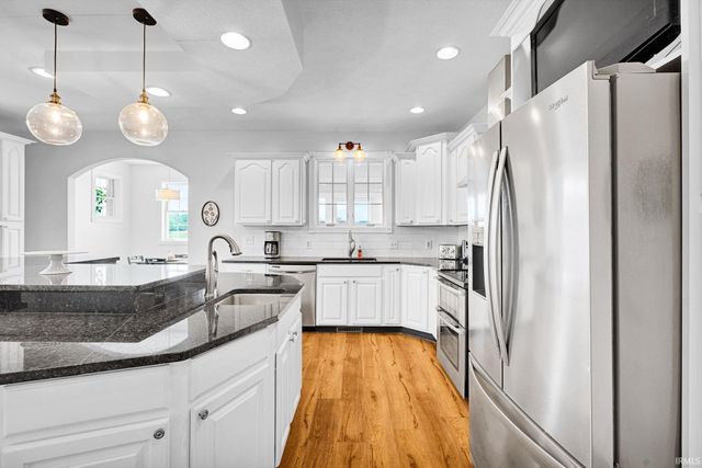430 Summer Lake Drive, Bedford, IN 47421
