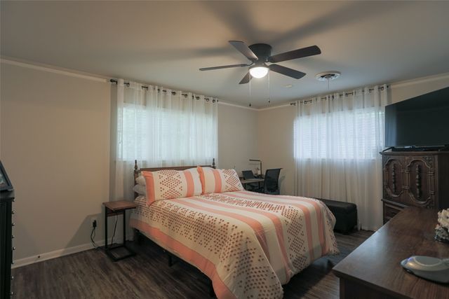 7101 Jewell Avenue, Fort Worth, TX 76112
