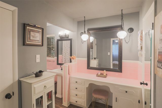 7101 Jewell Avenue, Fort Worth, TX 76112