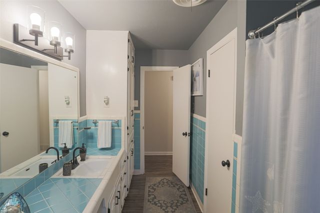 7101 Jewell Avenue, Fort Worth, TX 76112
