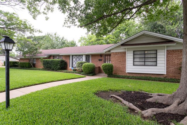 7101 Jewell Avenue, Fort Worth, TX 76112