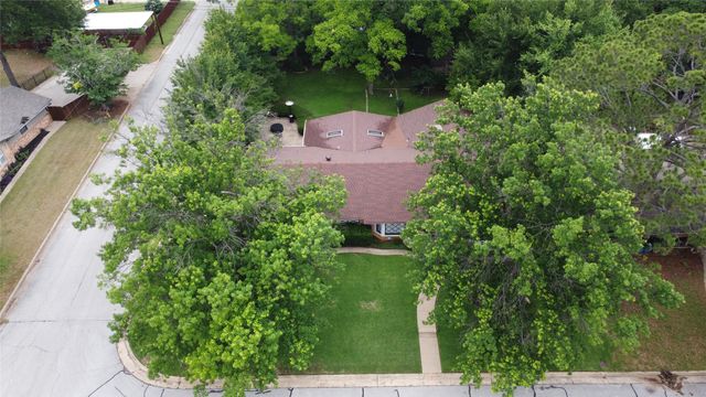 7101 Jewell Avenue, Fort Worth, TX 76112