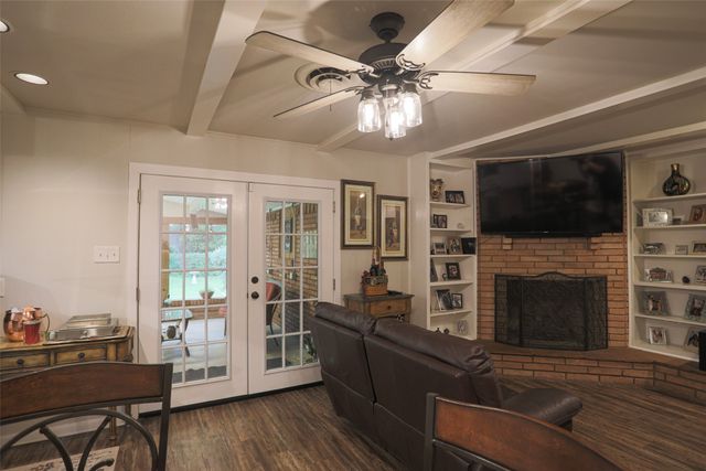 7101 Jewell Avenue, Fort Worth, TX 76112