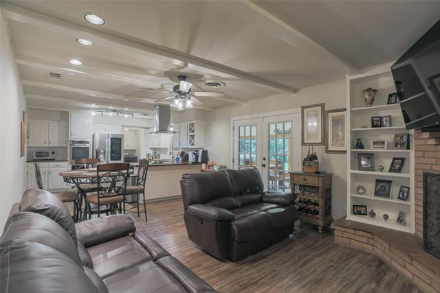 7101 Jewell Avenue, Fort Worth, TX 76112
