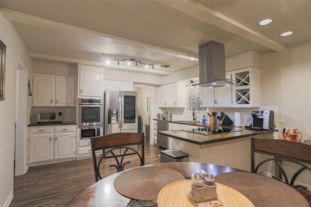 7101 Jewell Avenue, Fort Worth, TX 76112