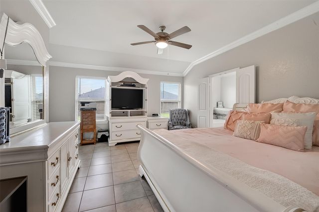 526 Heron Bay Circle, La Porte, TX 77571