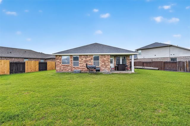 526 Heron Bay Circle, La Porte, TX 77571