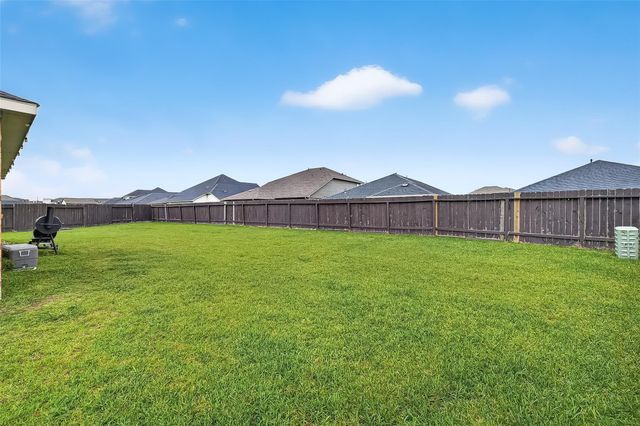 526 Heron Bay Circle, La Porte, TX 77571
