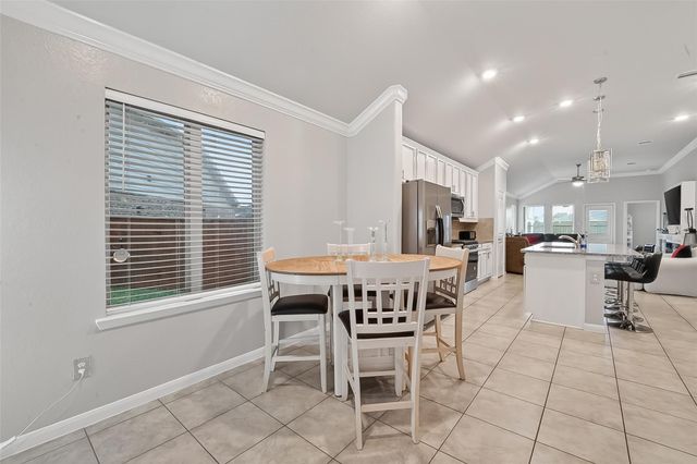 526 Heron Bay Circle, La Porte, TX 77571