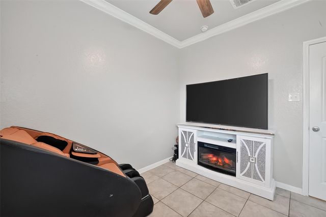 526 Heron Bay Circle, La Porte, TX 77571
