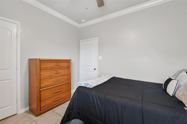 526 Heron Bay Circle, La Porte, TX 77571