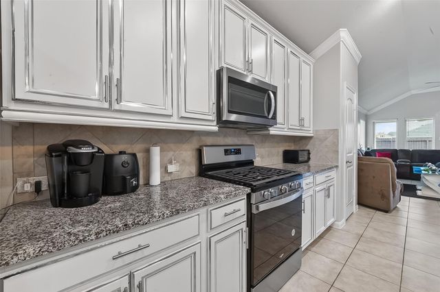 526 Heron Bay Circle, La Porte, TX 77571