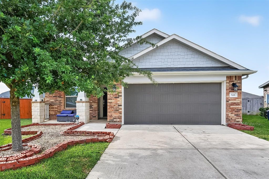 526 Heron Bay Circle, La Porte, TX 77571