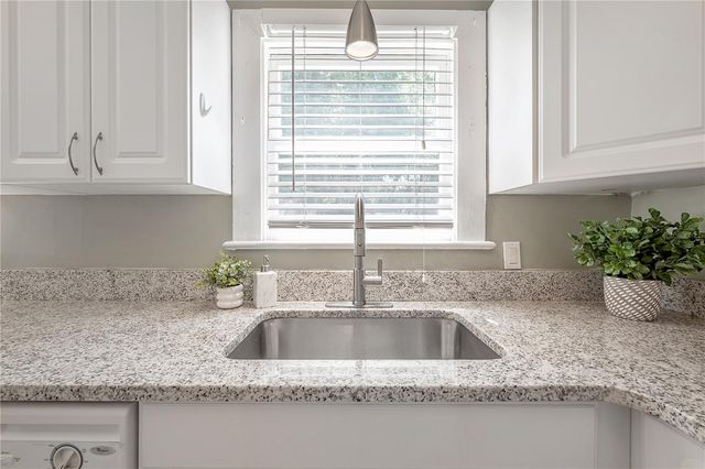 1300 E HENRY AVENUE, Tampa, FL 33604