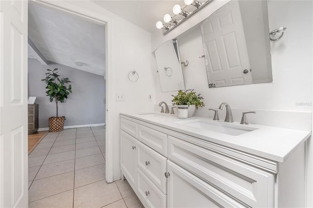 1300 E HENRY AVENUE, Tampa, FL 33604