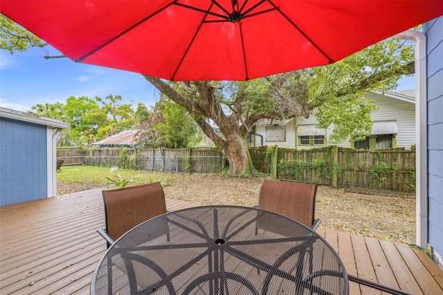 1300 E HENRY AVENUE, Tampa, FL 33604