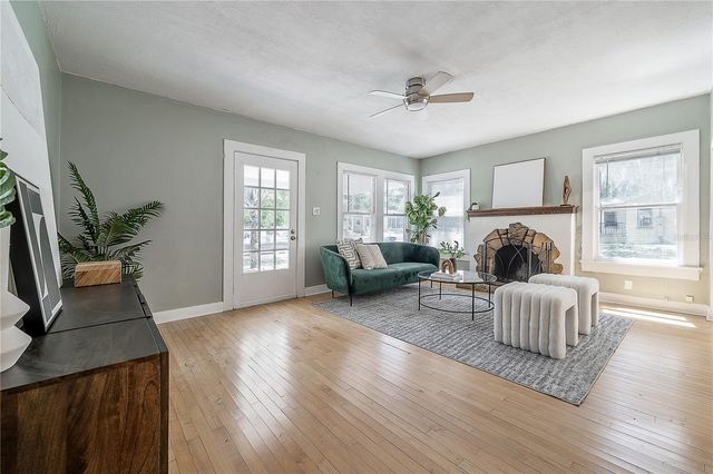 1300 E HENRY AVENUE, Tampa, FL 33604