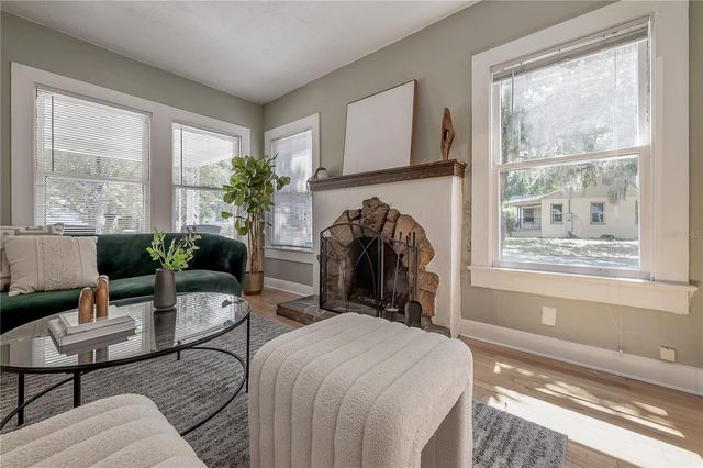 1300 E HENRY AVENUE, Tampa, FL 33604