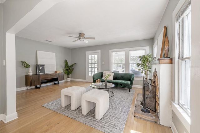 1300 E HENRY AVENUE, Tampa, FL 33604