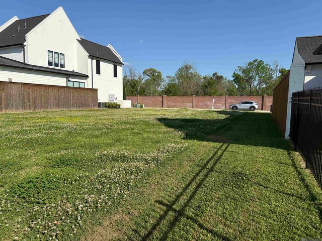 8424 Luray Ln, Baton Rouge, LA 70817