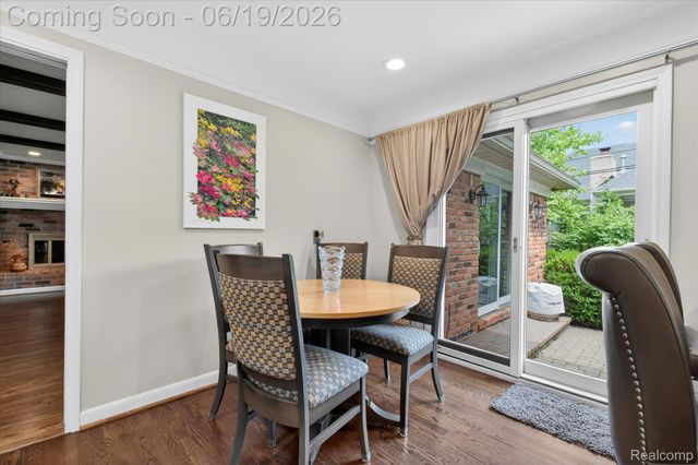 19780 Edshire Lane, Grosse Pointe Woods, MI 48236