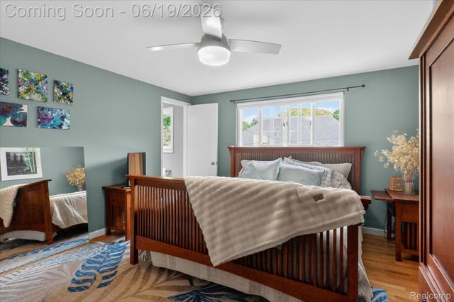 19780 Edshire Lane, Grosse Pointe Woods, MI 48236