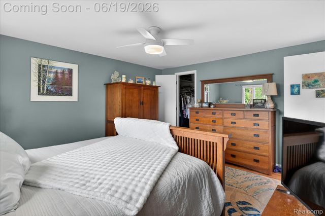 19780 Edshire Lane, Grosse Pointe Woods, MI 48236