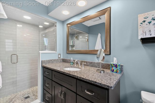 19780 Edshire Lane, Grosse Pointe Woods, MI 48236