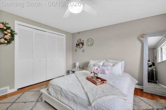 19780 Edshire Lane, Grosse Pointe Woods, MI 48236