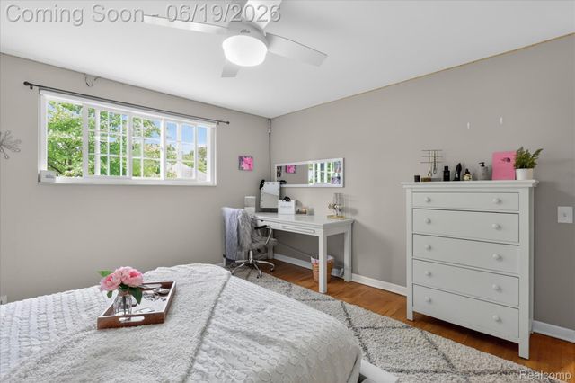 19780 Edshire Lane, Grosse Pointe Woods, MI 48236