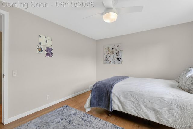 19780 Edshire Lane, Grosse Pointe Woods, MI 48236
