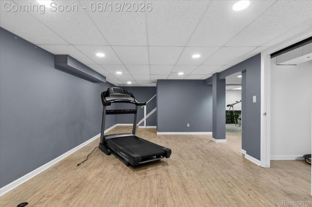 19780 Edshire Lane, Grosse Pointe Woods, MI 48236