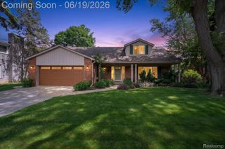 19780 Edshire Lane, Grosse Pointe Woods, MI 48236