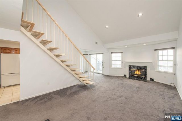 69 Amethyst Lane 283, Paterson, NJ 07501