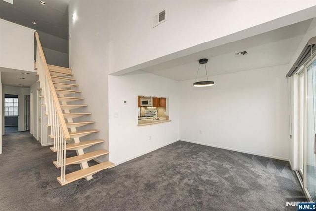 69 Amethyst Lane 283, Paterson, NJ 07501