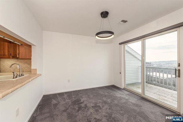 69 Amethyst Lane 283, Paterson, NJ 07501