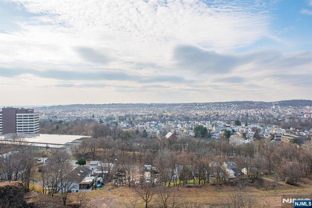 69 Amethyst Lane 283, Paterson, NJ 07501