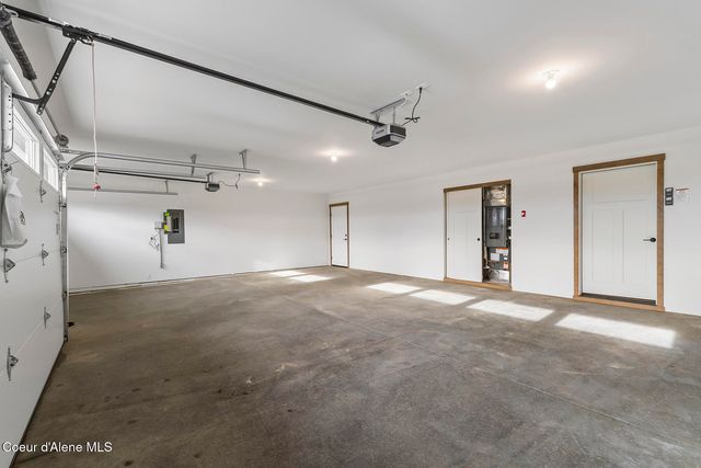 9065 W Swather Ave, Rathdrum, ID 83858