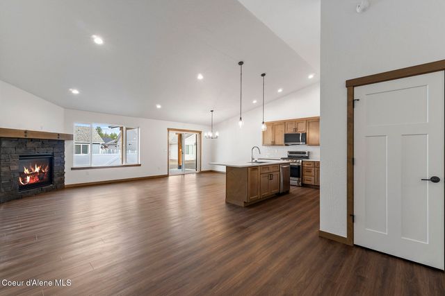 9065 W Swather Ave, Rathdrum, ID 83858