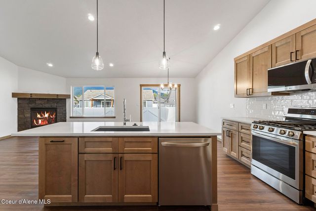 9065 W Swather Ave, Rathdrum, ID 83858