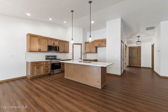 9065 W Swather Ave, Rathdrum, ID 83858